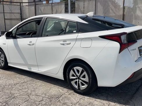 Used 2022 Toyota Prius LE image 6