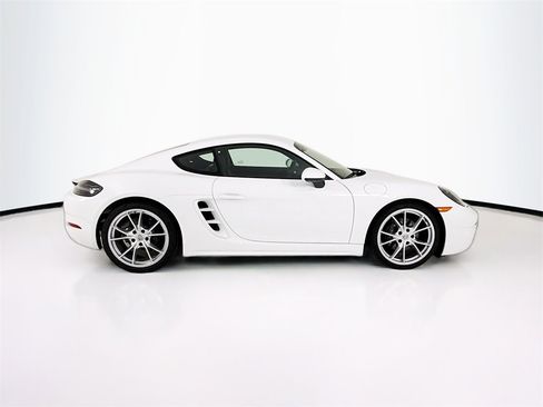 Used 2025 Porsche 718 Cayman image 8