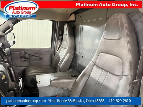 Used 2017 Chevrolet Express 3500 Extended RWD image 11