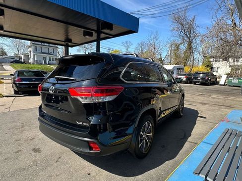 Used 2018 Toyota Highlander XLE image 5