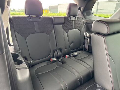 Used 2026 Honda Pilot Black Edition image 14