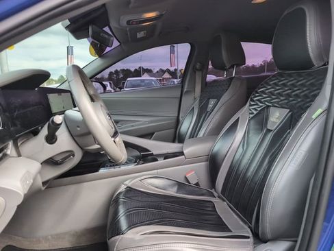 Used 2023 Hyundai Elantra SEL w/ Convenience Package image 13