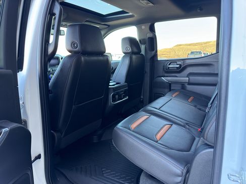 Used 2020 GMC Sierra 1500 AT4 w/ AT4 Premium Package AWD/4WD image 3