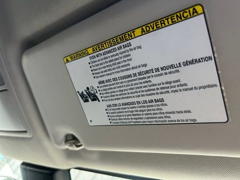 Used 2017 Toyota RAV4 LE AWD/4WD image 21