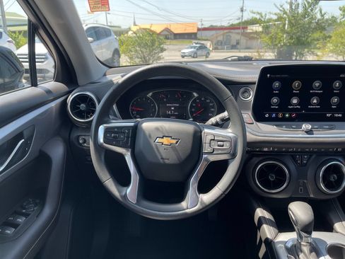 Used 2025 Chevrolet Blazer LT AWD/4WD image 16
