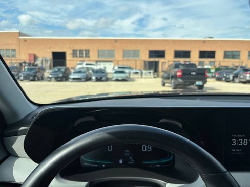 Used 2025 Hyundai Palisade SEL FWD image 34