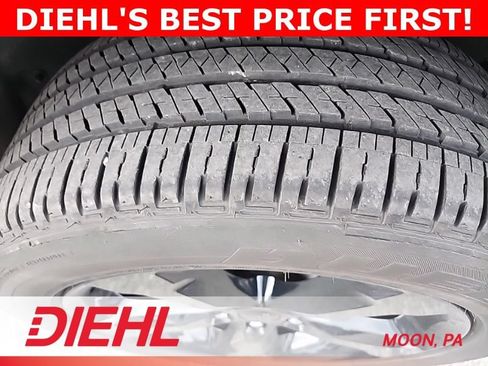 Certified 2025 Jeep Grand Cherokee Altitude AWD/4WD image 11