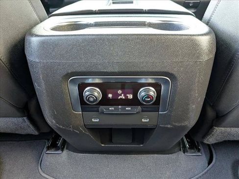 Used 2022 Chevrolet Tahoe LT RWD image 17