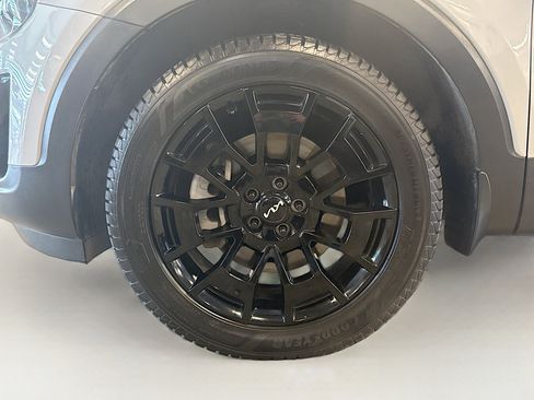 Used 2022 Kia Telluride SX w/ SX Prestige Package image 11