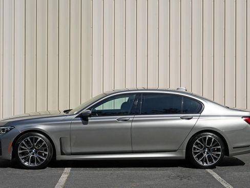 Used 2022 BMW 740i w/ M Sport Package RWD image 51