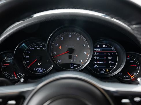 Used 2017 Porsche Cayenne S image 35