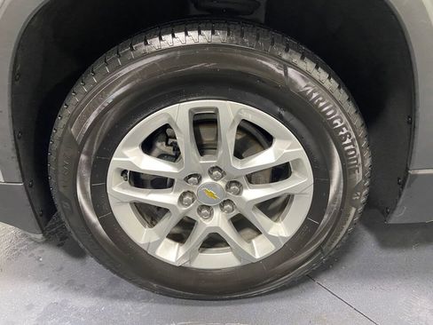 Used 2023 Chevrolet Traverse LS w/ Safety Package image 5