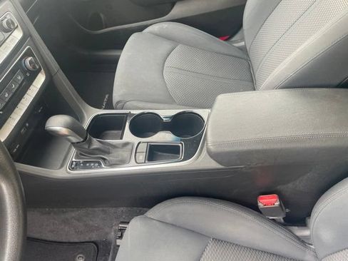 Used 2018 Hyundai Sonata SE FWD image 25