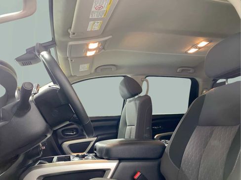 Used 2024 Nissan Titan SV w/ SV Convenience Package image 22