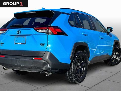 Used 2021 Toyota RAV4 XLE image 12