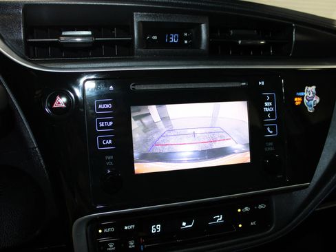 Used 2019 Toyota Corolla SE FWD image 16