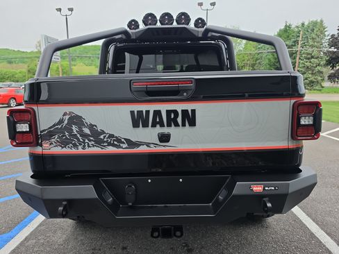 New 2026 Jeep Gladiator Rubicon w/ Steel Power Dome Hood Package AWD/4WD image 4