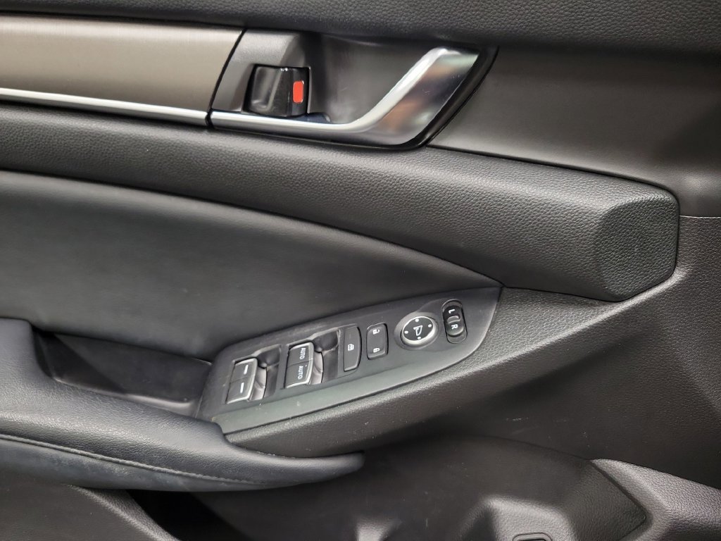 Used 2018 Honda Accord LX image 27
