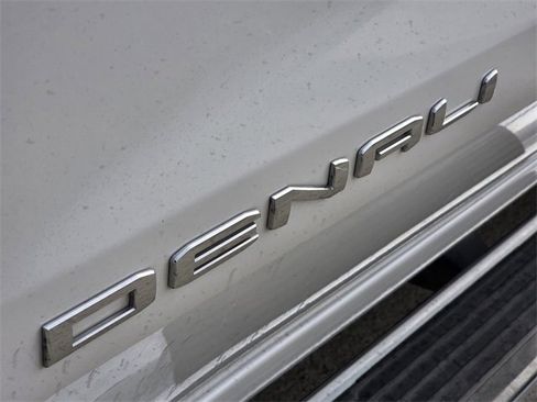 Used 2023 GMC Sierra 1500 Denali image 8