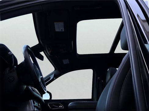 Used 2022 Chevrolet Tahoe LT w/ LT Signature Plus Package image 43