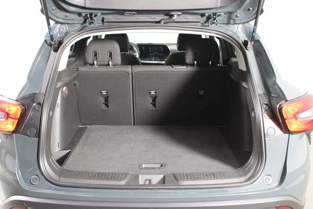 Used 2025 Chevrolet Trax LS w/ LS Convenience Package FWD image 16
