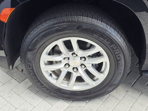 Used 2023 Chevrolet Suburban LT image 8