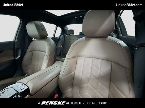 Used 2025 BMW i5 xDrive40 w/ Executive Package image 5