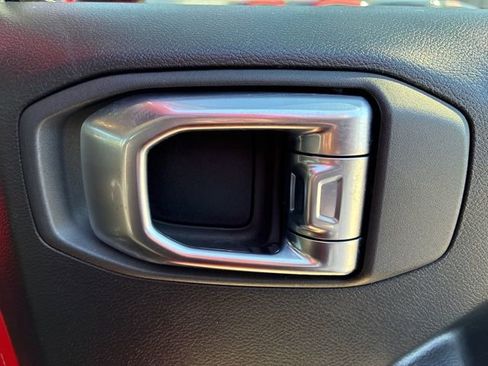 Used 2022 Jeep Wrangler Unlimited Rubicon w/ Cold Weather Group image 31