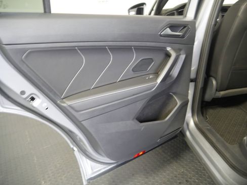 Used 2023 Volkswagen Tiguan SE R-Line AWD/4WD image 12