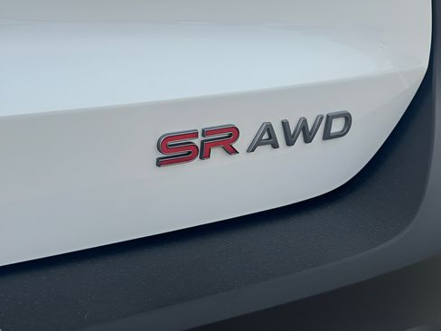 Certified 2025 Nissan Kicks SR w/ SR Premium Package AWD/4WD image 40