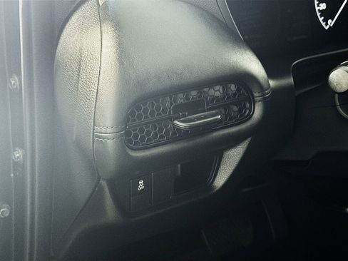Used 2024 Honda HR-V LX image 15