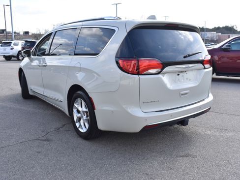 Used 2020 Chrysler Pacifica Touring-L Plus w/ Tire & Wheel Group image 7