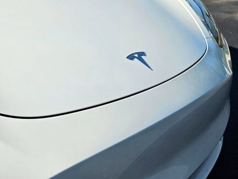 Used 2021 Tesla Model Y Long Range AWD/4WD image 4