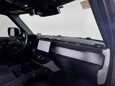 Certified 2023 Land Rover Defender 130 SE image 31