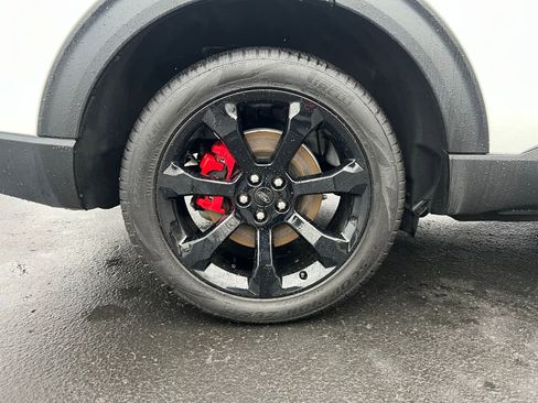 Used 2024 Ford Explorer ST w/ Technology Package image 21