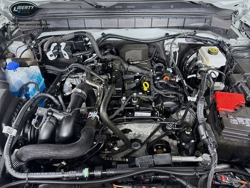 Used 2024 Ford Bronco Everglades image 30