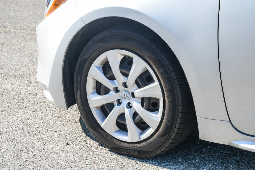 Certified 2025 Toyota Corolla LE FWD image 10