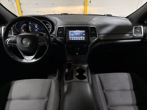 Used 2021 Jeep Grand Cherokee Laredo w/ Security & Convenience Group AWD/4WD image 10