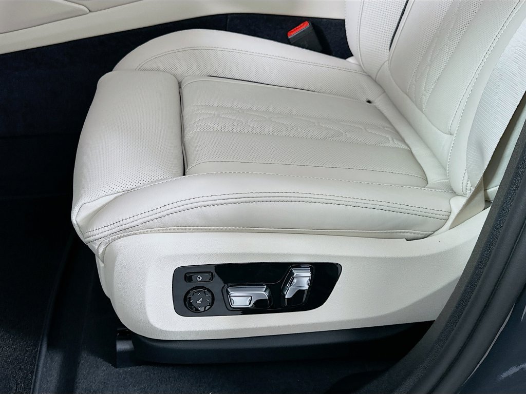 Used 2027 BMW X6 M60i AWD/4WD image 21
