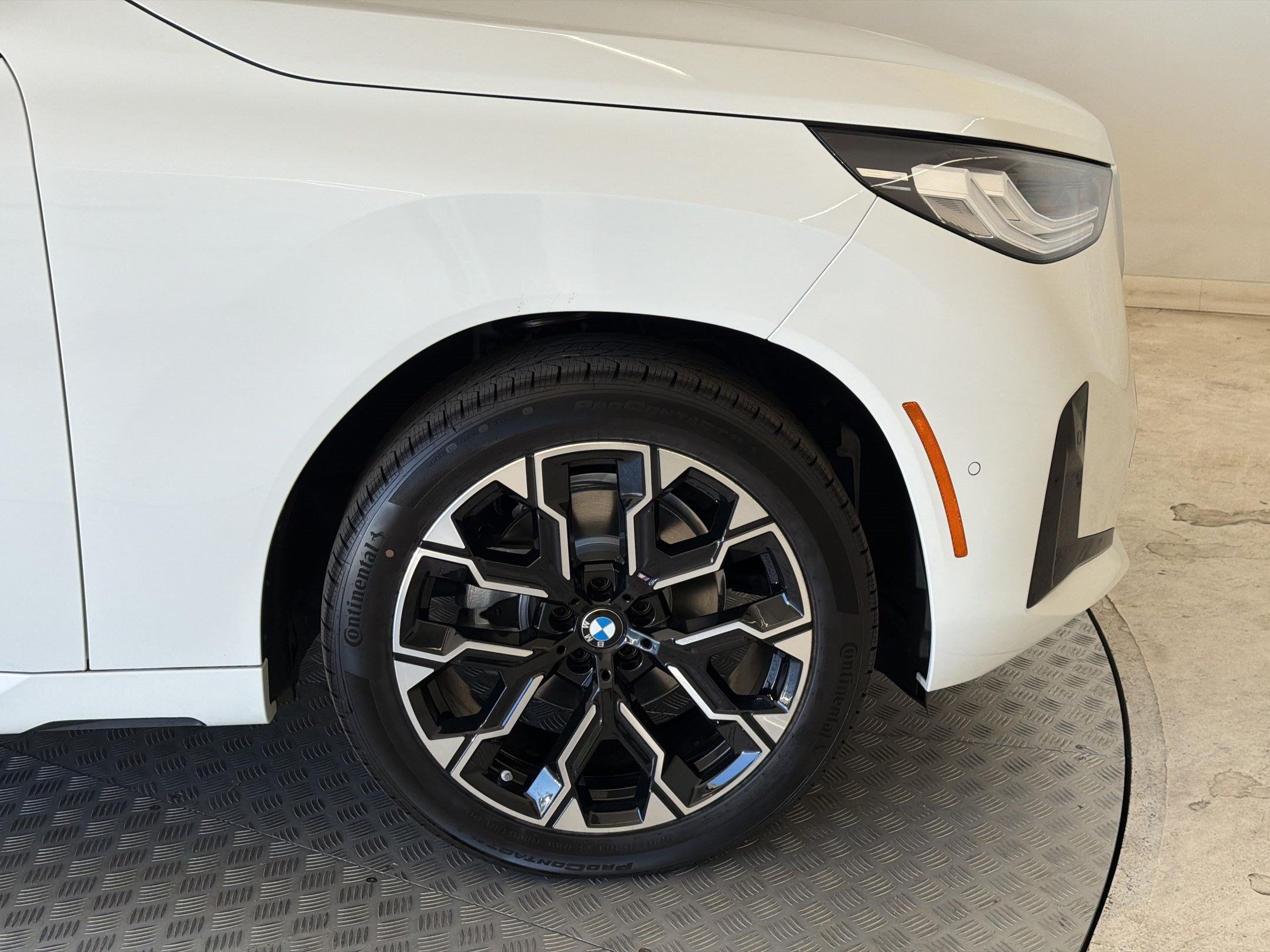 New 2026 BMW X3 xDrive30i w/ M Sport Package AWD/4WD image 13