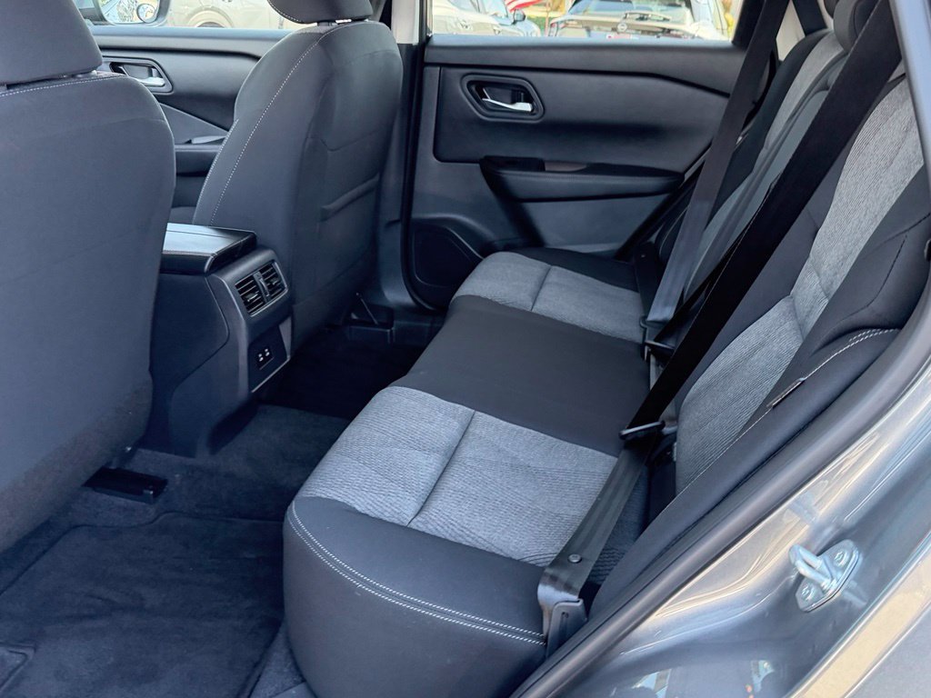 Certified 2026 Nissan Rogue SV FWD image 21