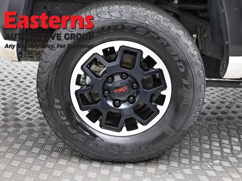Used 2024 Toyota Tacoma TRD Off-Road AWD/4WD image 32