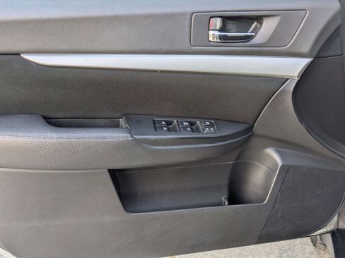 Used 2013 Subaru Outback 2.5i Premium w/ Popular Pkg 1B image 11