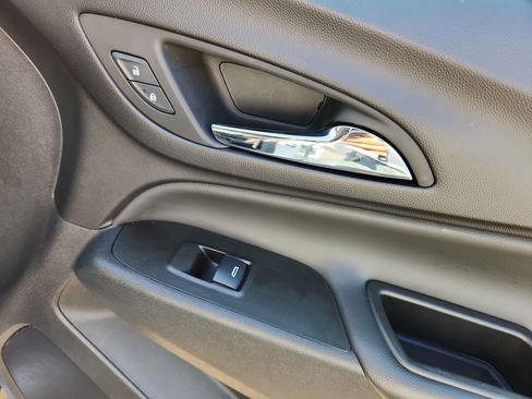 Used 2024 Chevrolet Equinox LT image 48