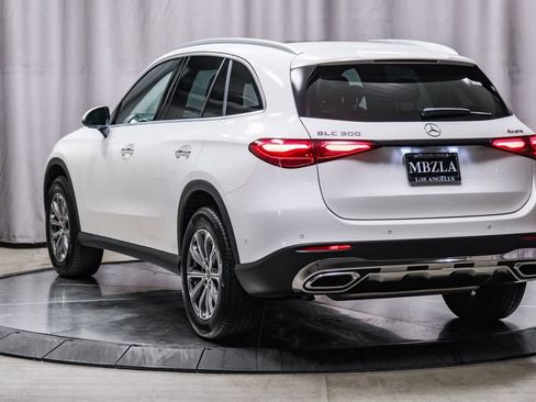Certified 2025 Mercedes-Benz GLC 300 GLC 300 image 2