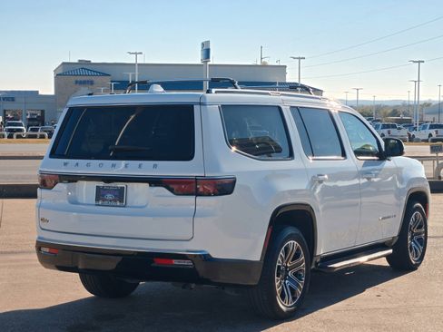 Used 2023 Jeep Wagoneer 2WD w/ Premium Group I image 3