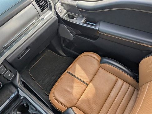 Used 2024 Ford F350 Platinum image 18