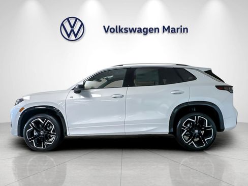 New 2026 Volkswagen Tiguan SEL R-Line AWD/4WD image 2