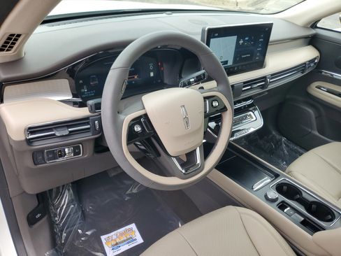 Certified 2024 Lincoln Corsair AWD w/ Equipment Group 101A image 13