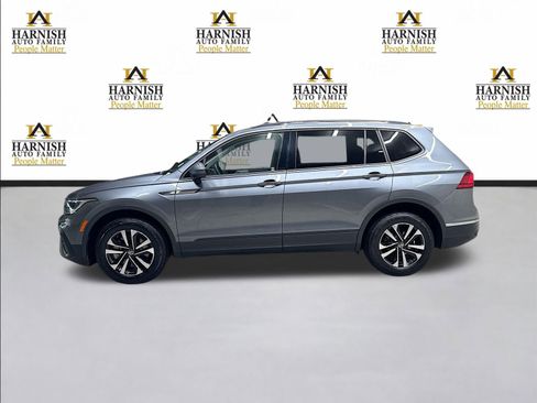 Used 2022 Volkswagen Tiguan S image 8